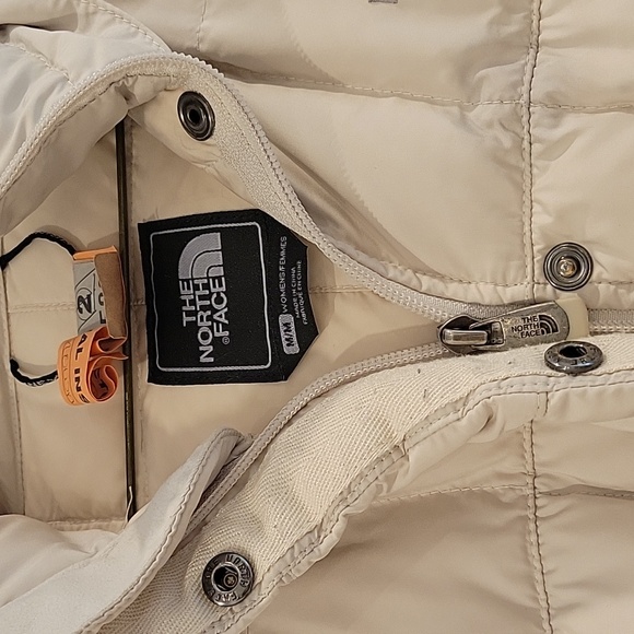 GUC North Face Womens Cream Coat M - Picture 3 of 11